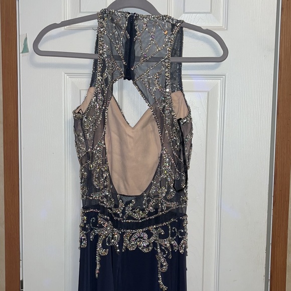 PROM DRESS - Picture 2 of 4